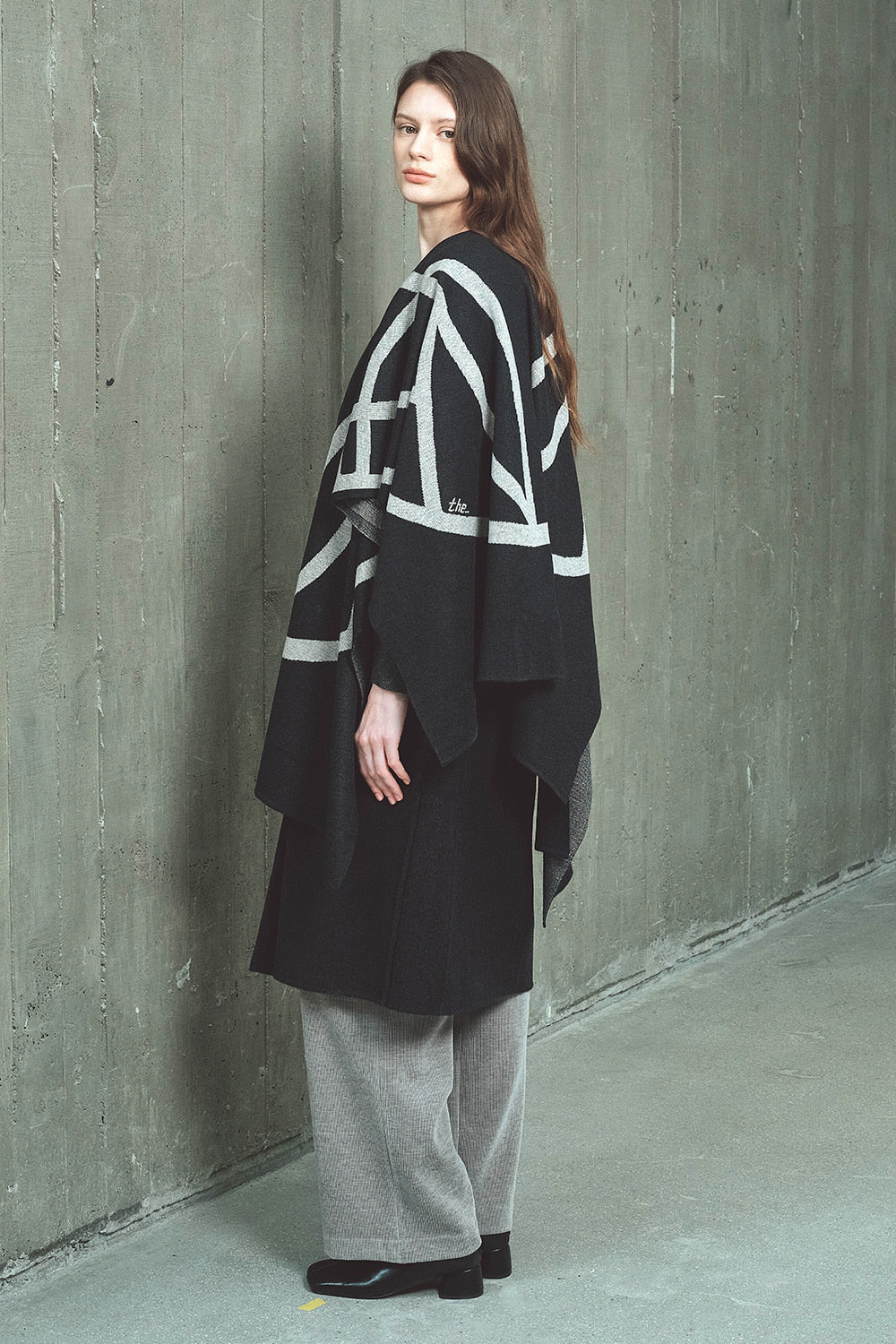 the renoma Wool-Blend Jacquard Knit Wrap Scarf R2G32KMF010 — original supplier image 1034-gallery-03