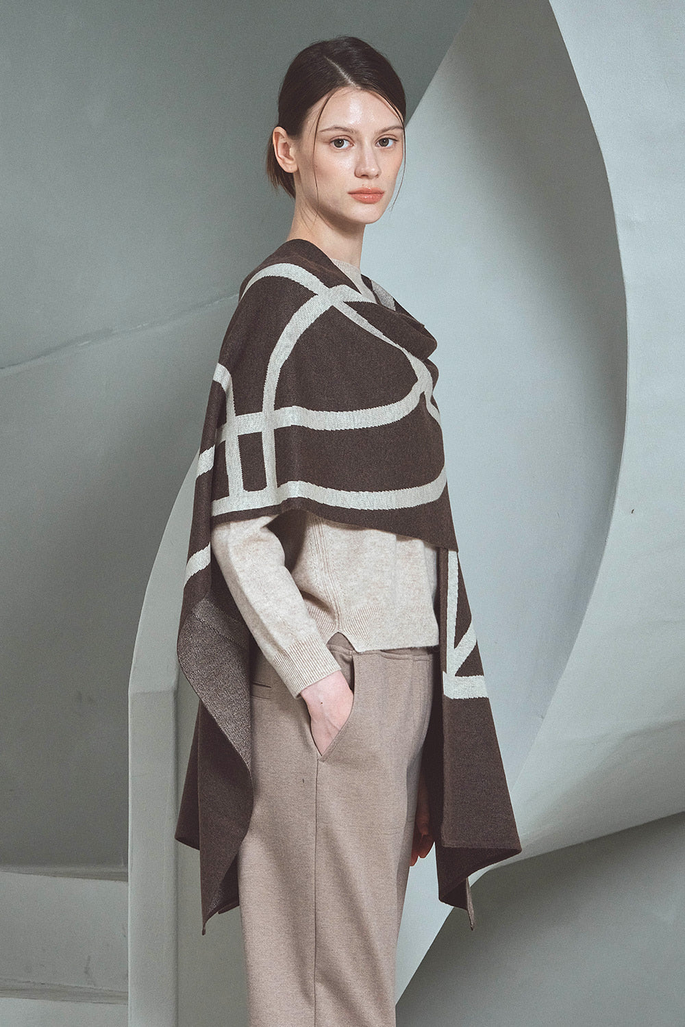 the renoma Wool-Blend Jacquard Knit Wrap Scarf R2G32KMF010 — original supplier image 1034-gallery-05