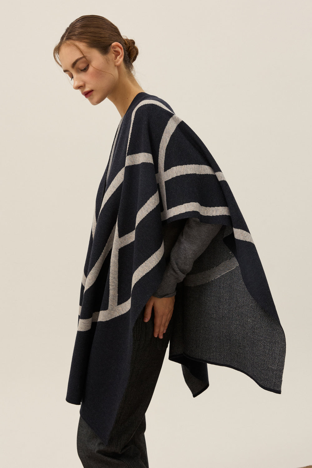 the renoma Wool-Blend Jacquard Knit Wrap Scarf R2G32KMF010 — original supplier image 1034-gallery-06