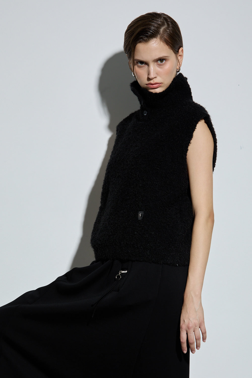 Bonispax Women's Button-Neck Boucle Knit Vest B1G42KVT010 — original supplier image 1849-gallery-03