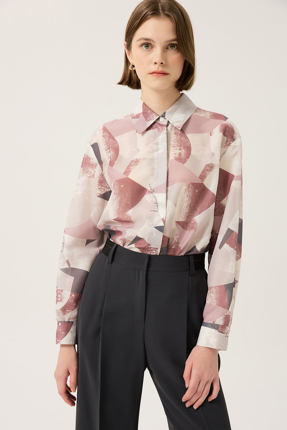 the renoma Women's Color-Button Printed Blouse R2F31WBL040 — 592-gallery-01